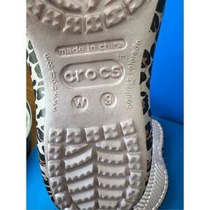 Leopard Print Size 9 Women’s Sling Back Clog Crocs Cheetah Croc